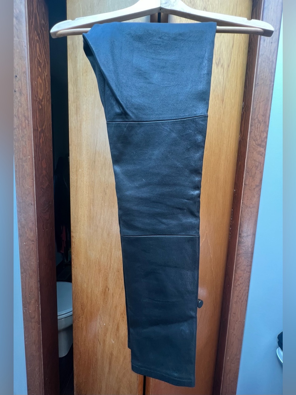 White House Black Market Black Skinny Leg Leather Pants